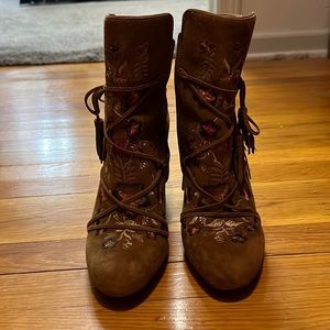 Suede Sam Edelman ankle boots with embroidery detail. Like new condition.